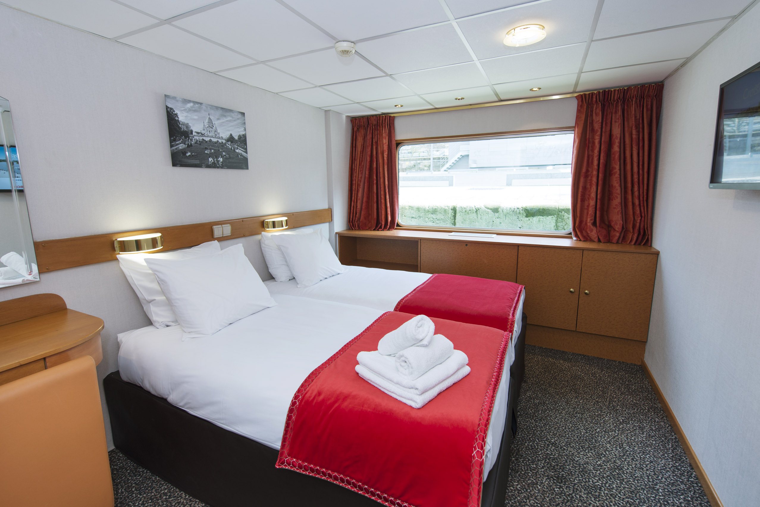 CroisiEurope MS Seine Princess Cabin 7.jpg